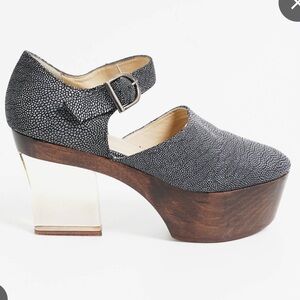 NIB minna parikka Svetlana grey stingray leather heels platform wood lucite 39